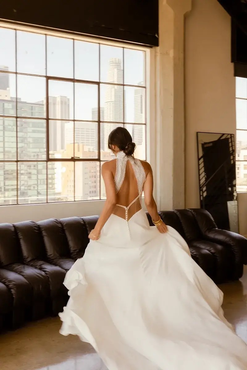 Wedding Dresses That Wow from the Back Image